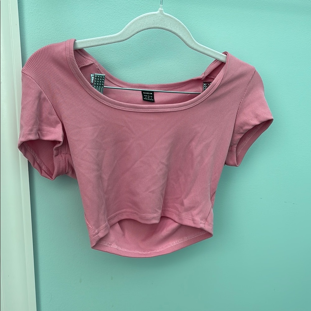 SHEIN Pink Cap Sleeve Fitted Crop Top